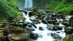 Air Terjun Gerojogan Sewu Tawangmangu