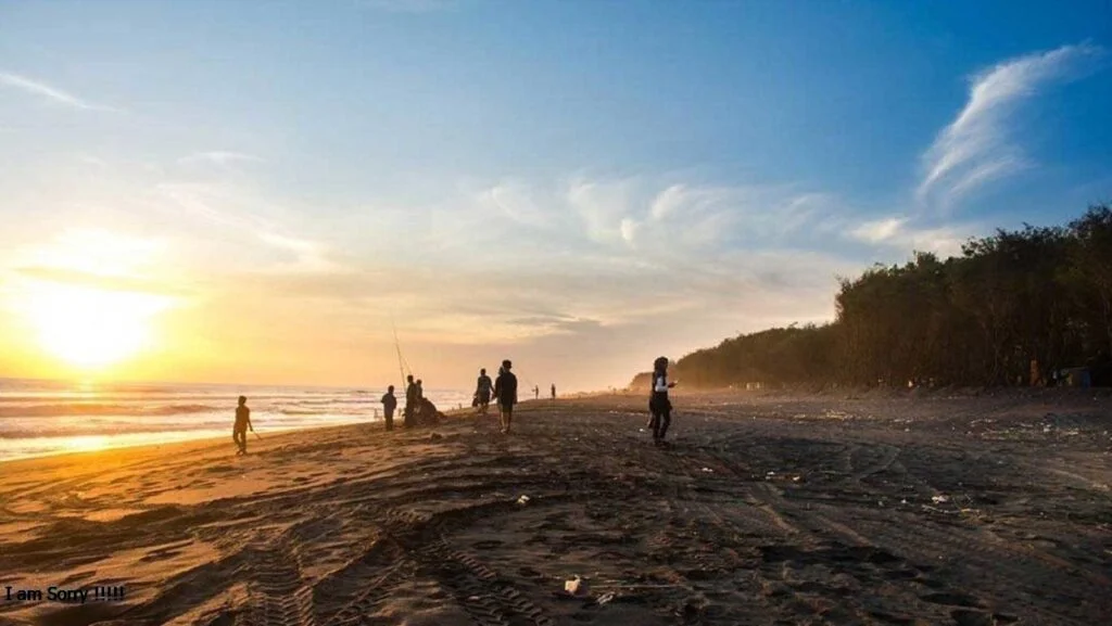 Pantai Kuwaru, Keindahan yang Tersembunyi