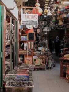 Eksplorasi Keunikan Pasar Triwindu, Surga Barang Antik di Tengah Kota Solo